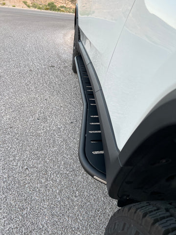 Megawatt™ Performance Rock Sliders with Step for R1S (Both Gen 1 and Gen 2) - 0