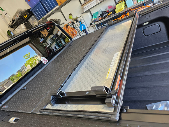 AgriCover LoMax Series: Stylish, Durable Tonneau Cover for Rivian R1T (Requires OEM tonneau rail)