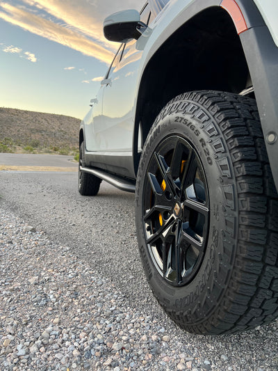 Megawatt™ Performance Rock Sliders with Step for R1S (Both Gen 1 and Gen 2) - 0