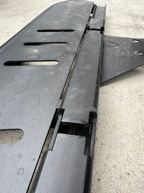Used (Product return): Megawatt™ Performance Rock Sliders with Step for R1S (Gen 1 only)