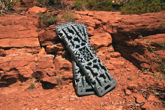 DV8 Offroad Traction Board W/ Bag