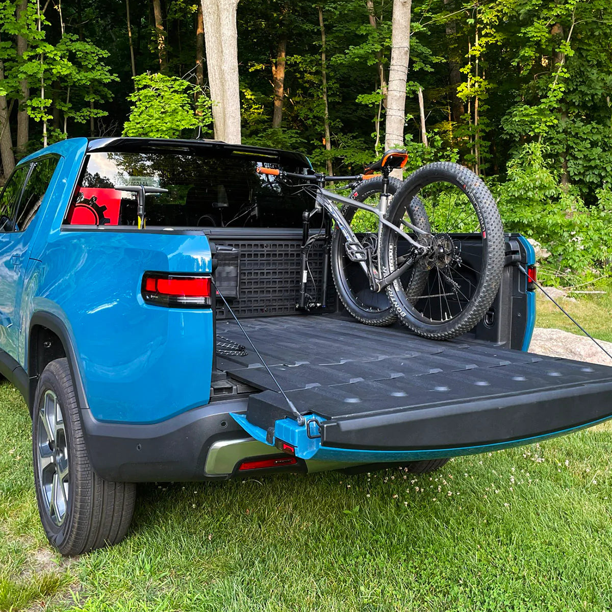 Bed Ramp For Rivian R1t BuiltRight Industries Bedside Rack System for Rivian R1T: Cab Wall MOL ...