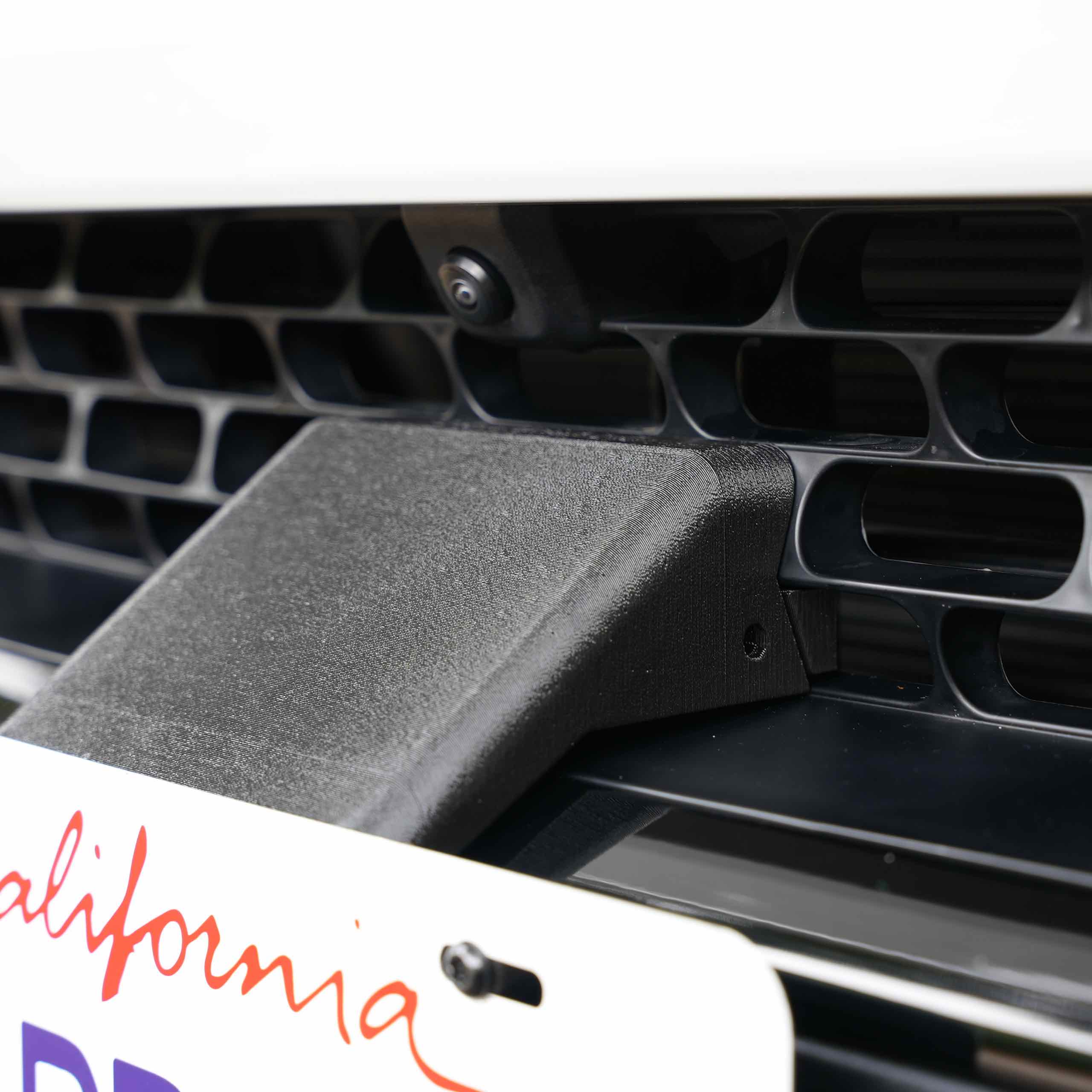 SnapPlate License Plate Mount for Rivian R1T & R1S (version 2)